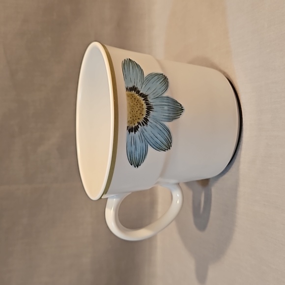 New Noritake Up-Sa Daisy 9001 Cup & Saucer - Picture 7 of 11